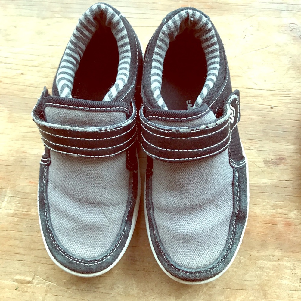Boys Sz 11 Black/Gray slip-on loafers